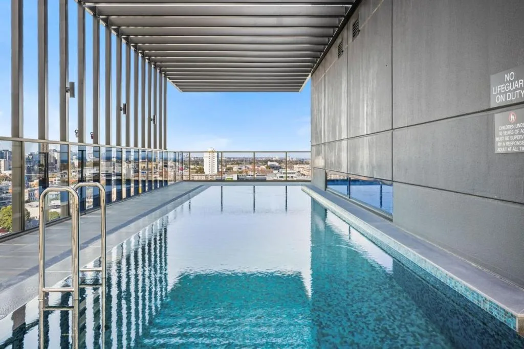 2B Southbank Stay | Pool, Gym, Bay Views photo 3
