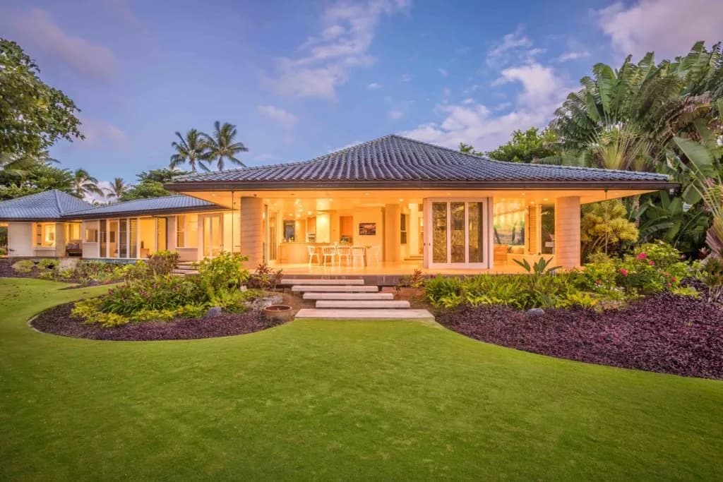 Beachfront Four Bedroom Villa in Kauai photo 2