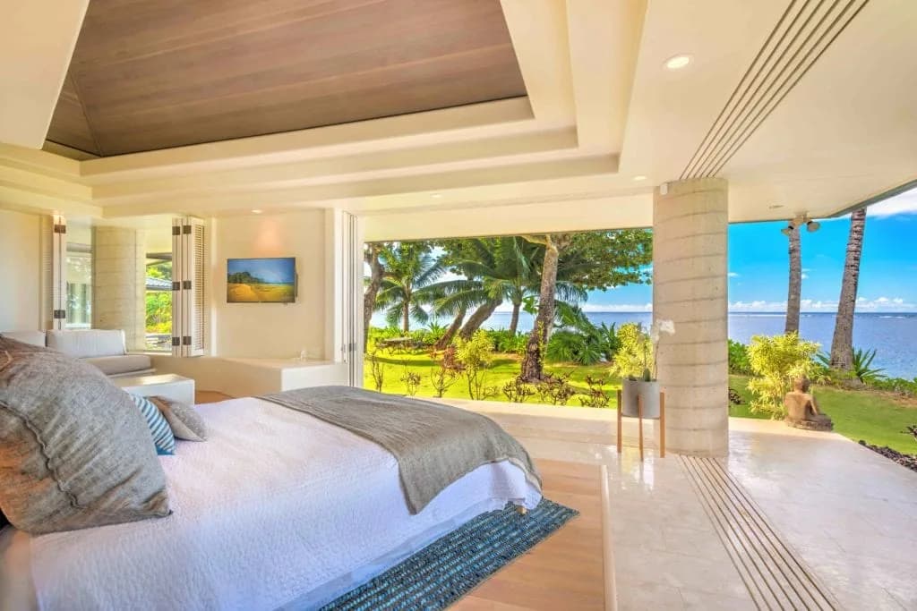 Beachfront Four Bedroom Villa in Kauai photo 4