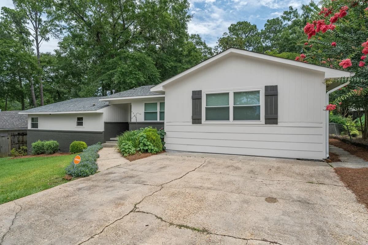 Magnolia Retreat | 4BR, 3BA Midtown Home photo 2