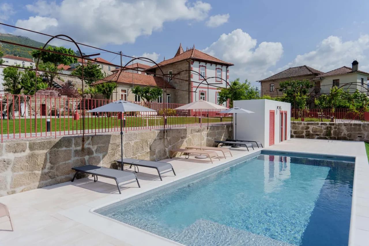 Villa relaxante avec balcon et piscine