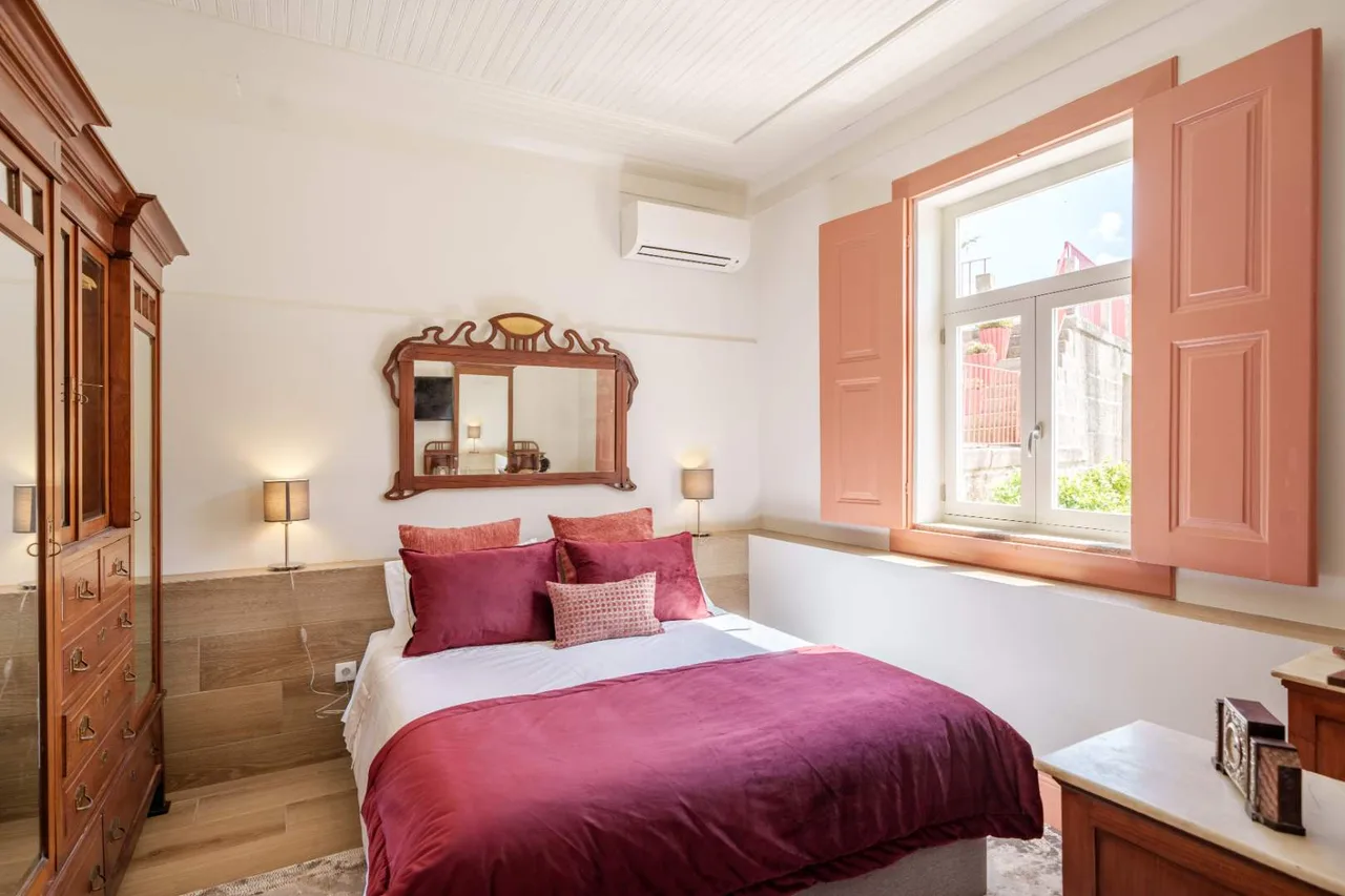 Villa relaxante avec balcon et piscine, photo 3