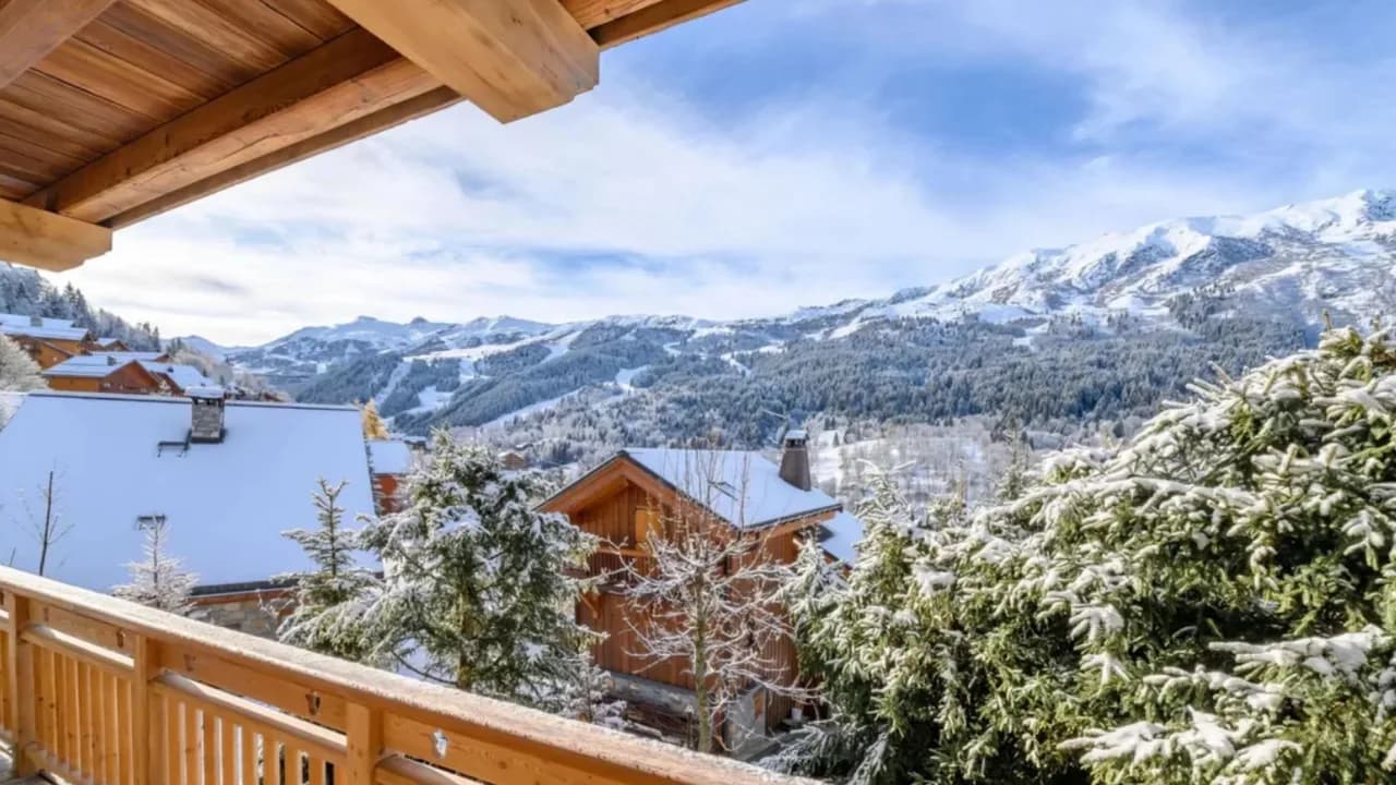 Alpine Retreat With Jacuzzi and Cinema photo 3