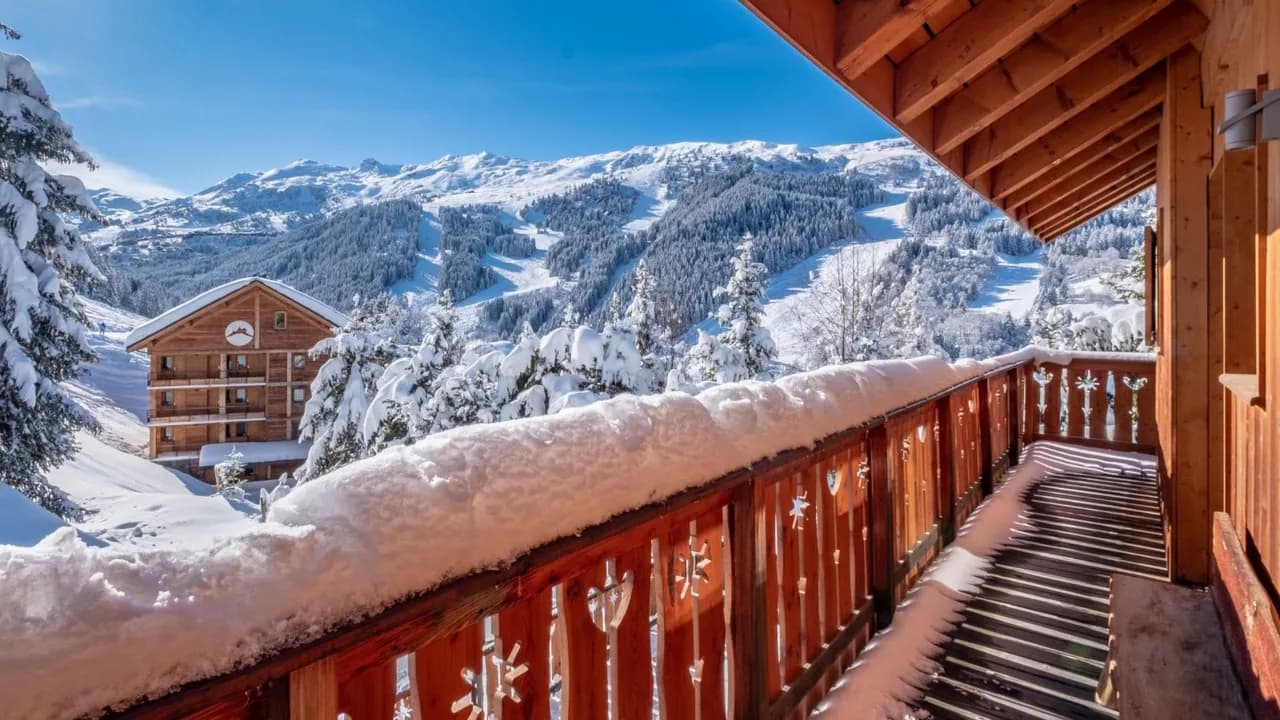 Luxury Chalet Near Slopes With Jacuzzi photo 4