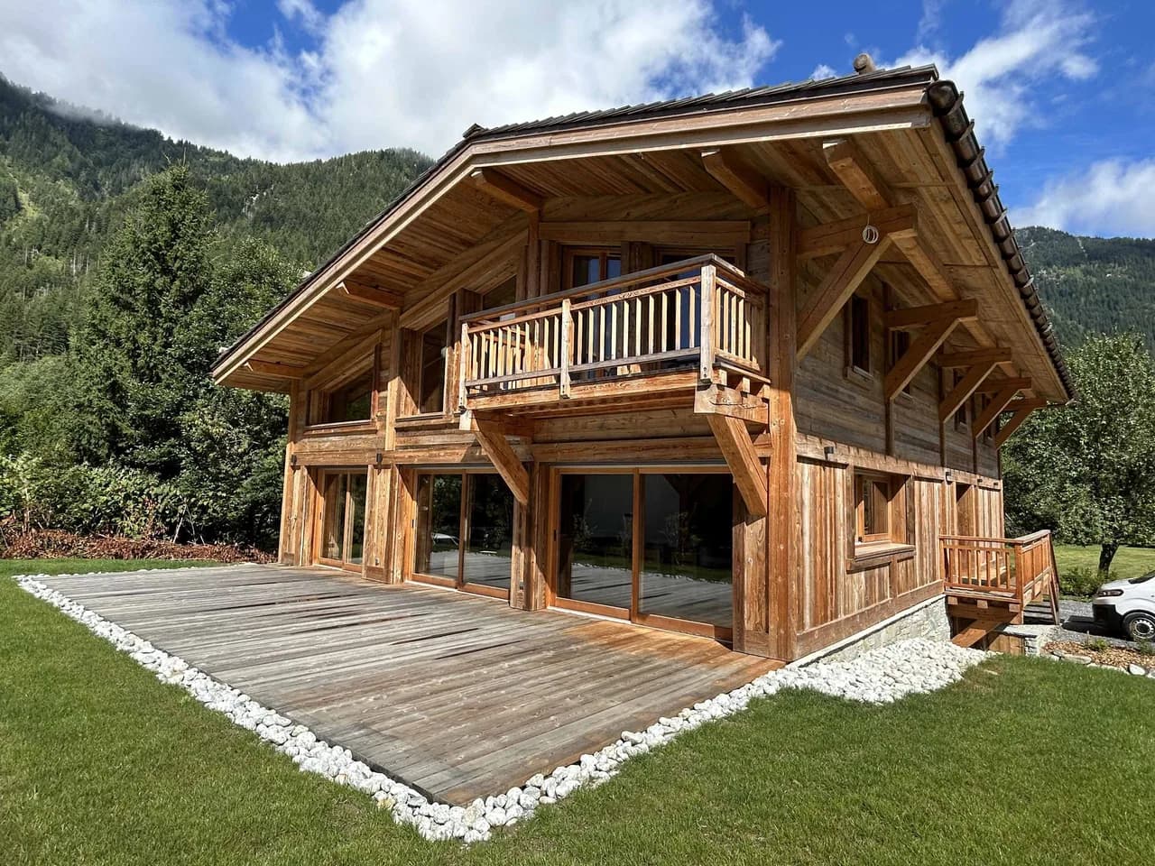 Geräumiges Chalet-Refugium mit Außen-Whirlpool