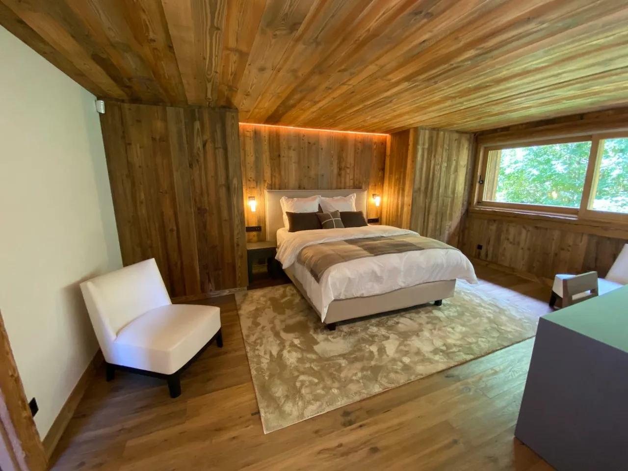 Geräumiges Chalet-Refugium mit Außen-Whirlpool, Foto 3