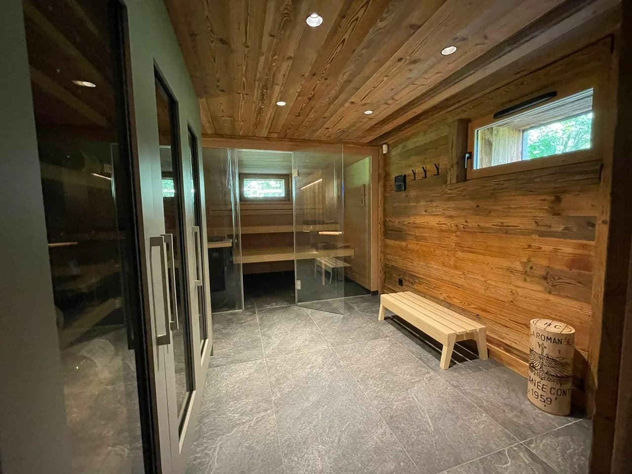 Geräumiges Chalet-Refugium mit Außen-Whirlpool, Foto 4