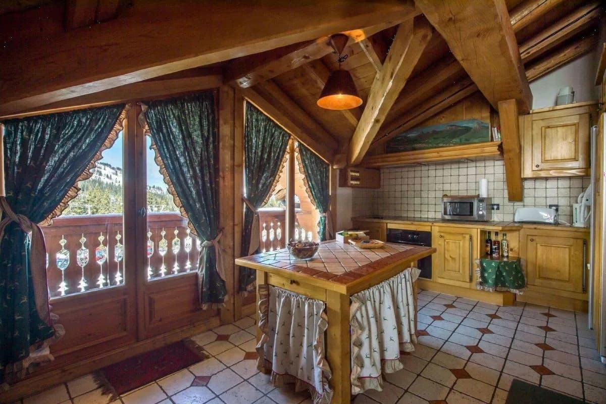 Courchevel Slopeside Chalet photo 5