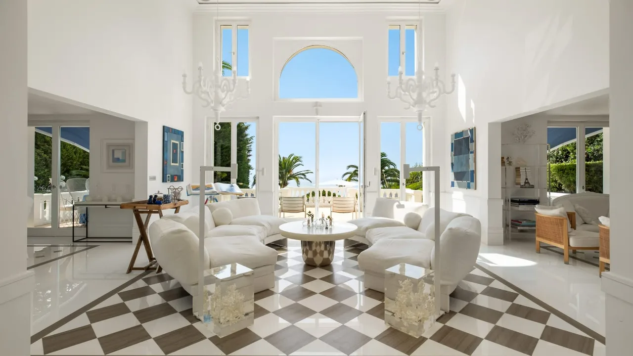 Verfeinerte Villa mit vier Luxus-Schlafzimmern, Foto 2