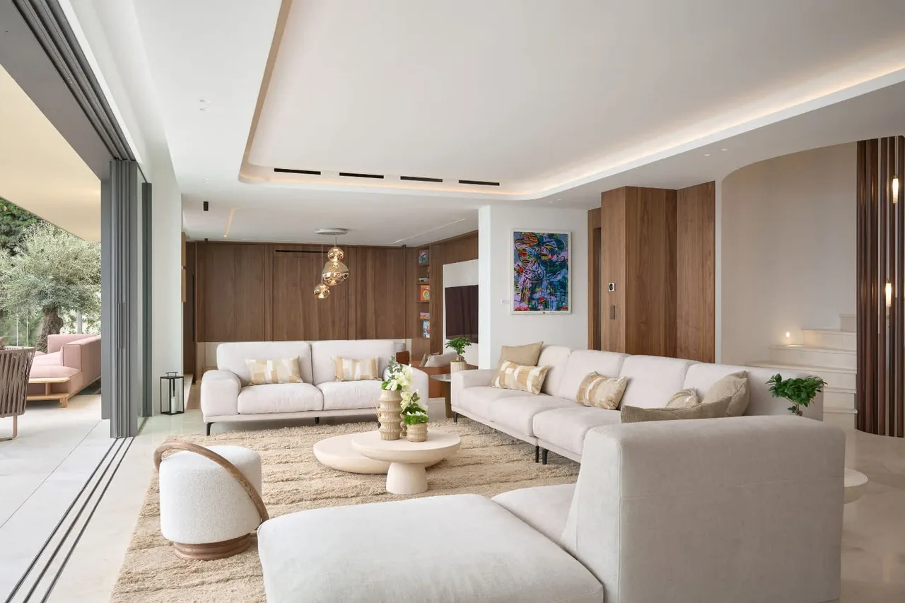 Elegante Villa con Instalaciones de Spa Privadas, foto 4