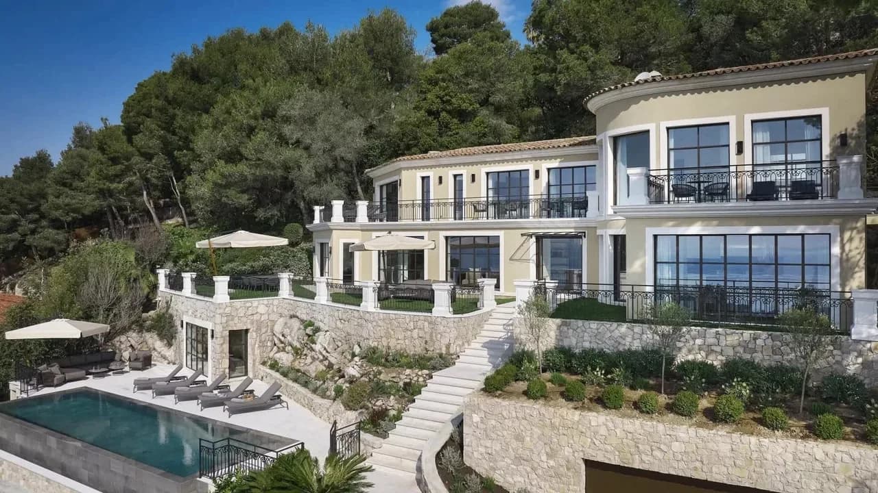 Villa con Vista Panorámica al Mar y Piscina
