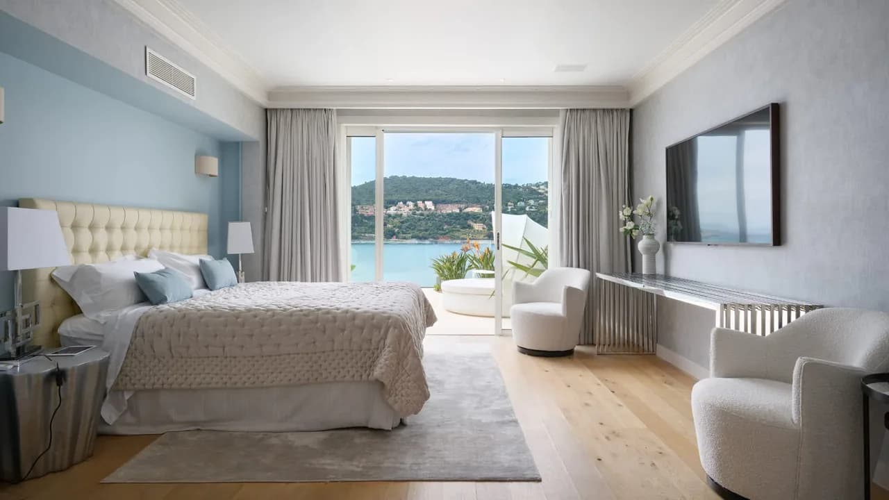 Exklusive Villa mit privatem Kino, Foto 3
