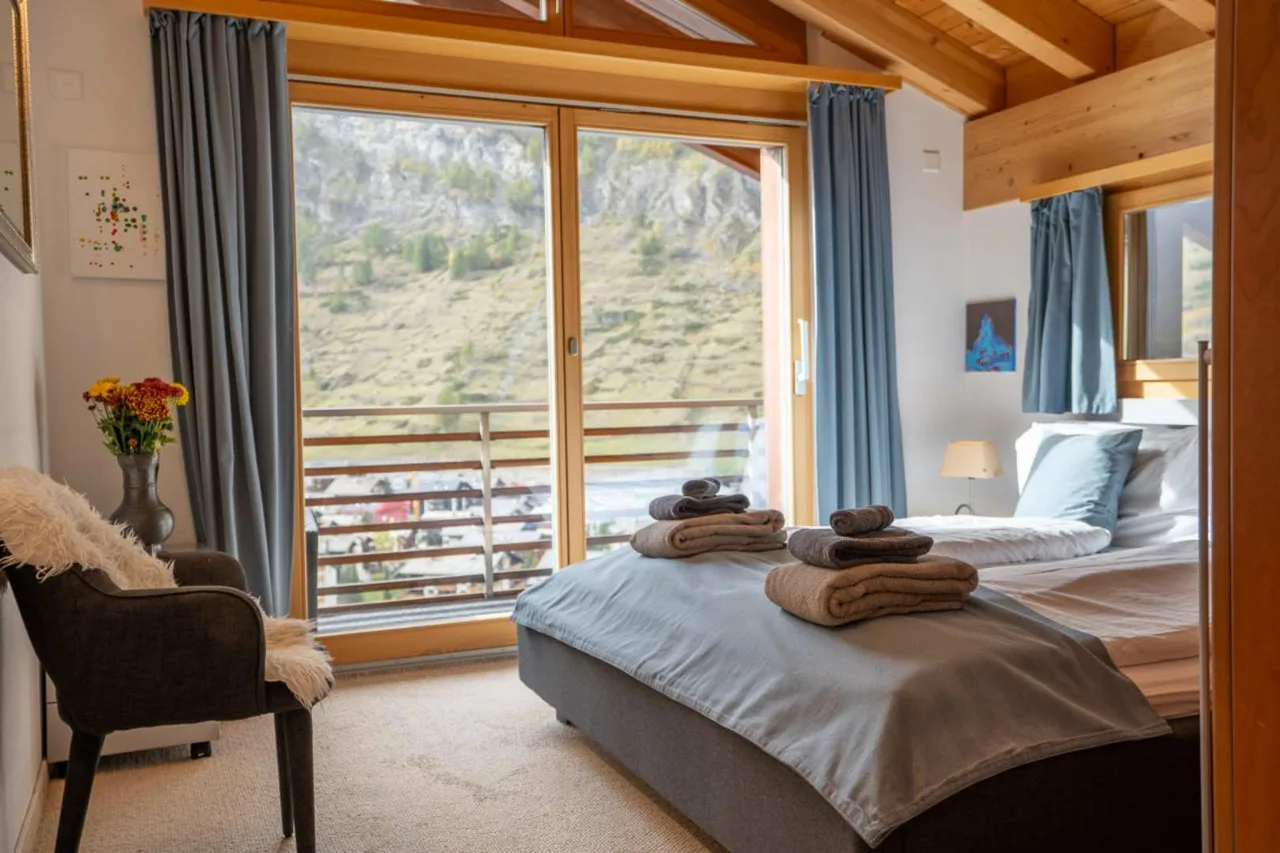 Elevated Retreat With Village And Mountain Views photo 3