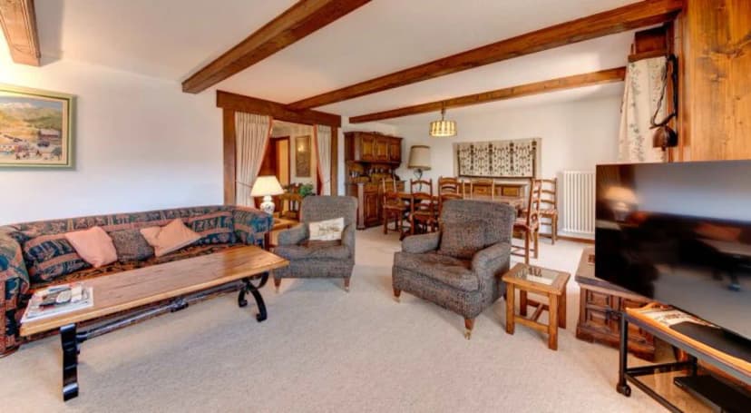 Comfortable Retreat Near Ski Area Access