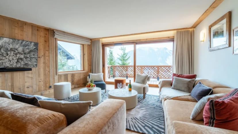 Elegant Apartment With Courchevel Mountain Views