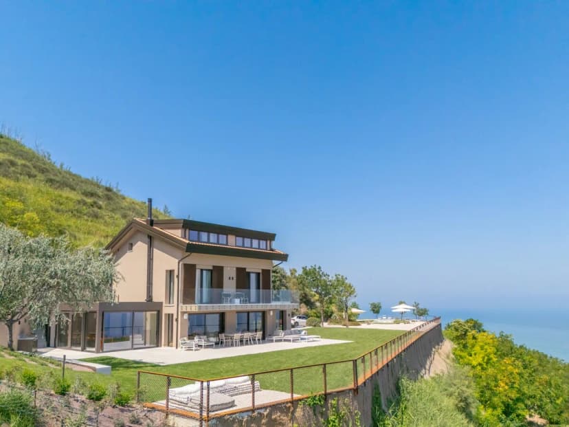 Seaside Sunset View Villa in Le Marche