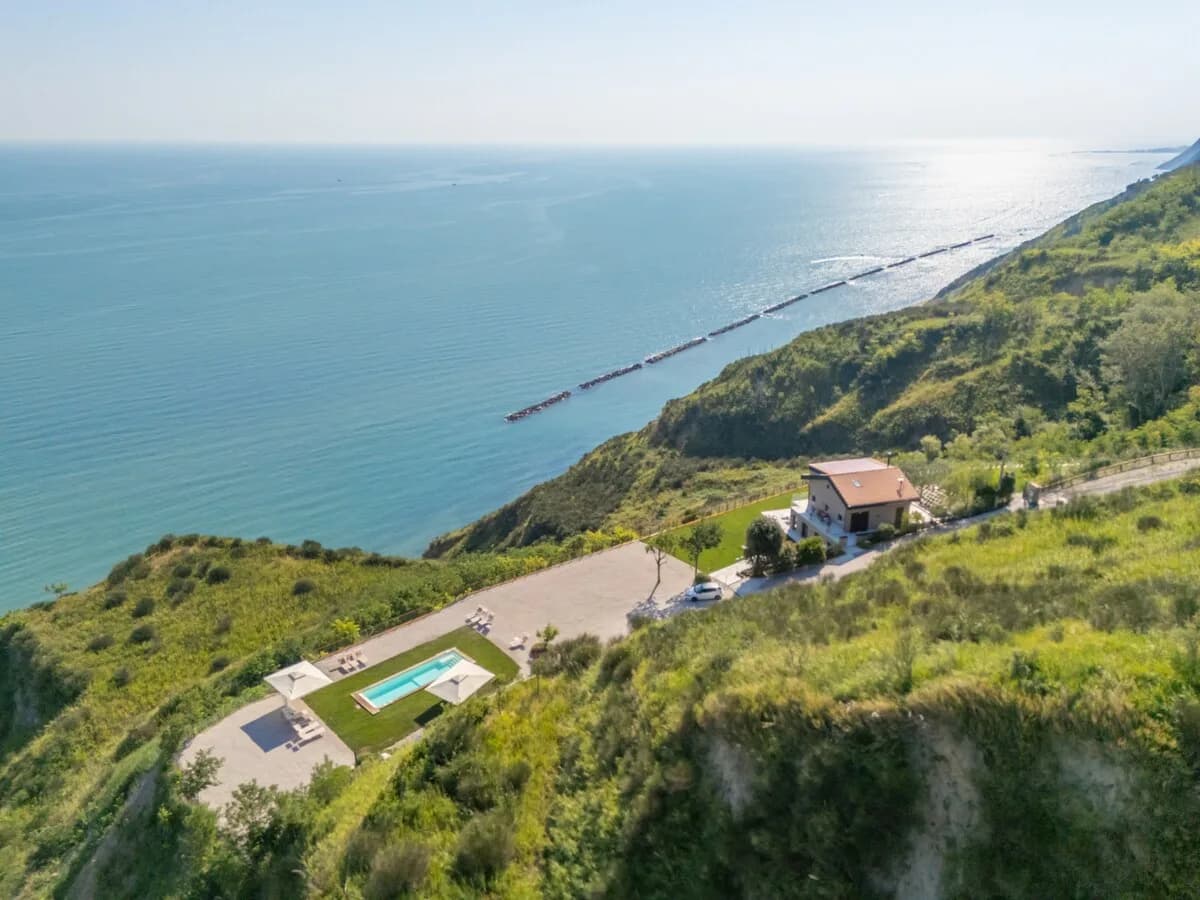 Panoramic Sea-View Villa in Le Marche, Foto 3