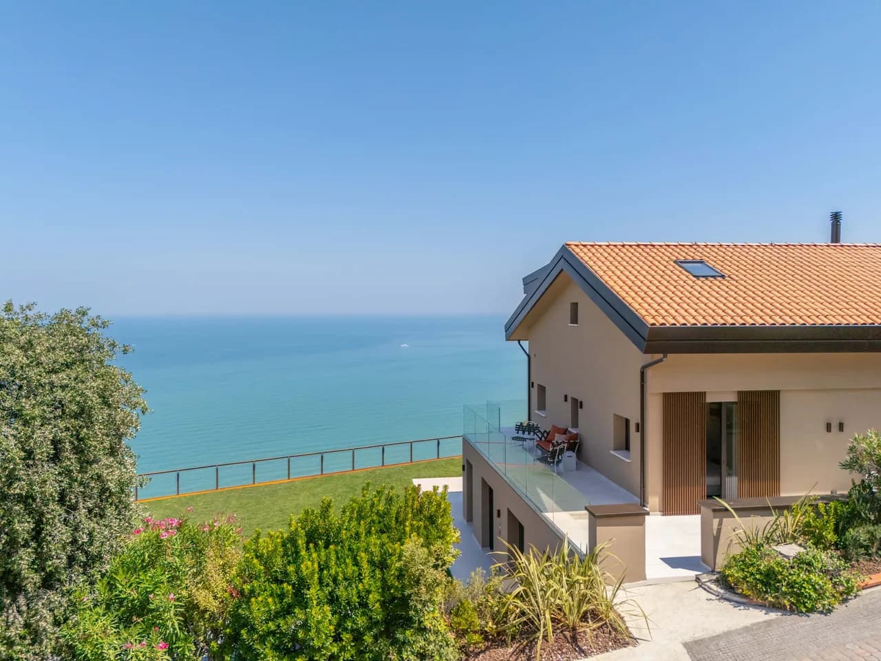 Panoramic Sea-View Villa in Le Marche, Foto 4