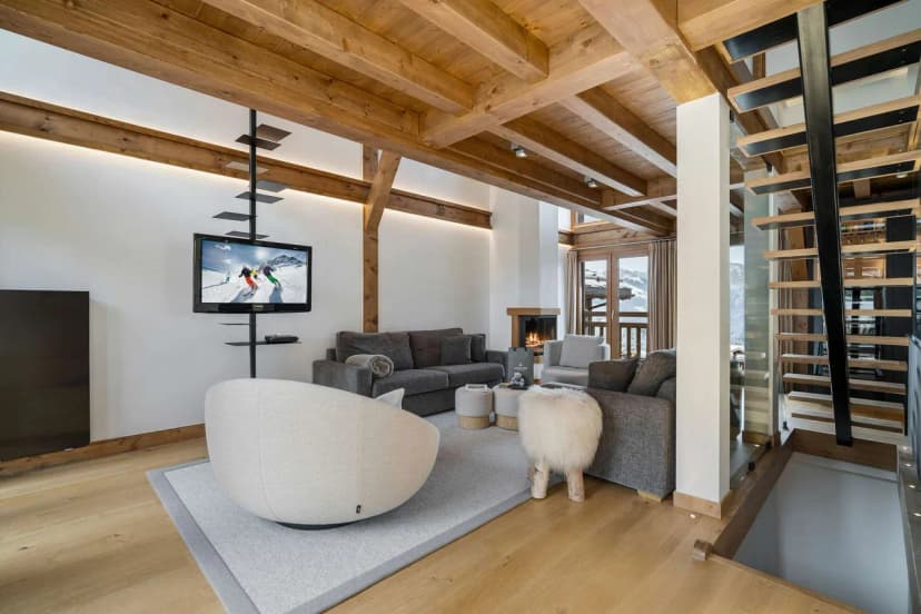 Luxurious Chalet Living With Pool Sauna