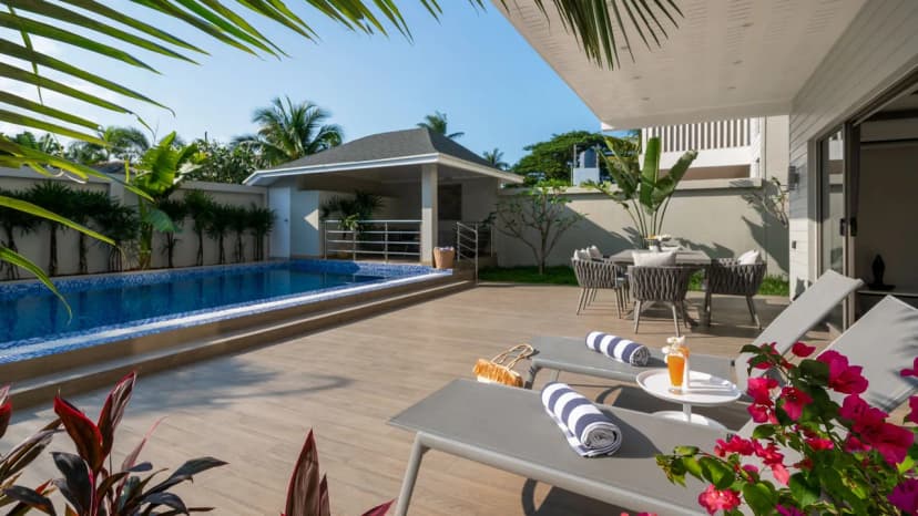 Cozy Villa With Sea and Mountain Views