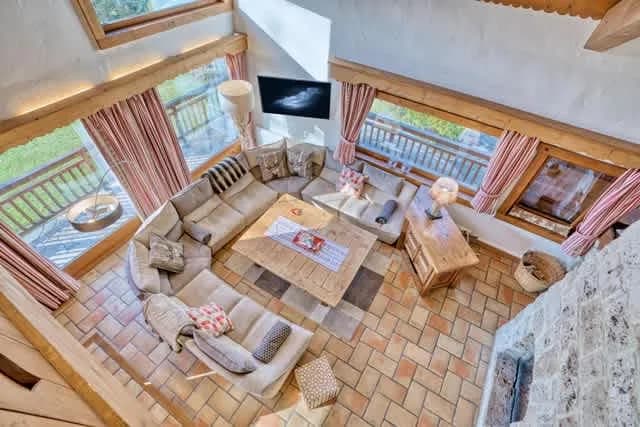 Chalet Tradicional con Montaña Contemporánea, foto 5