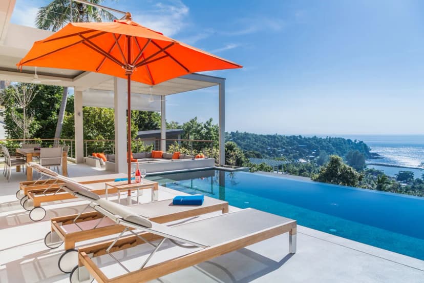 Elegant Retreat With Infinity Pool View
