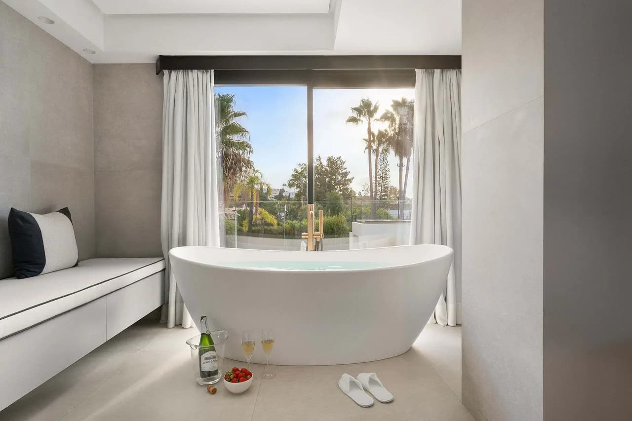 Villa with Private Heated Pool in Marbella, Foto 4