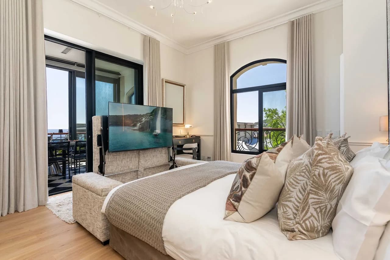Heated Splash Pool Villa in Camps Bay, Foto 3
