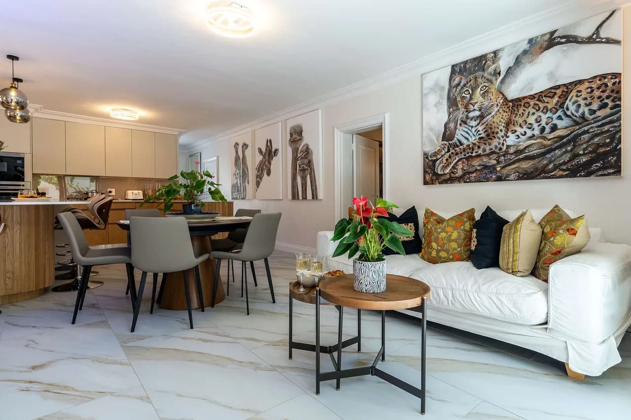 Heated Splash Pool Villa in Camps Bay, Foto 5