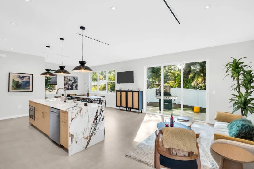 Modern St. Pete Home | Indoor-Outdoor Oasis