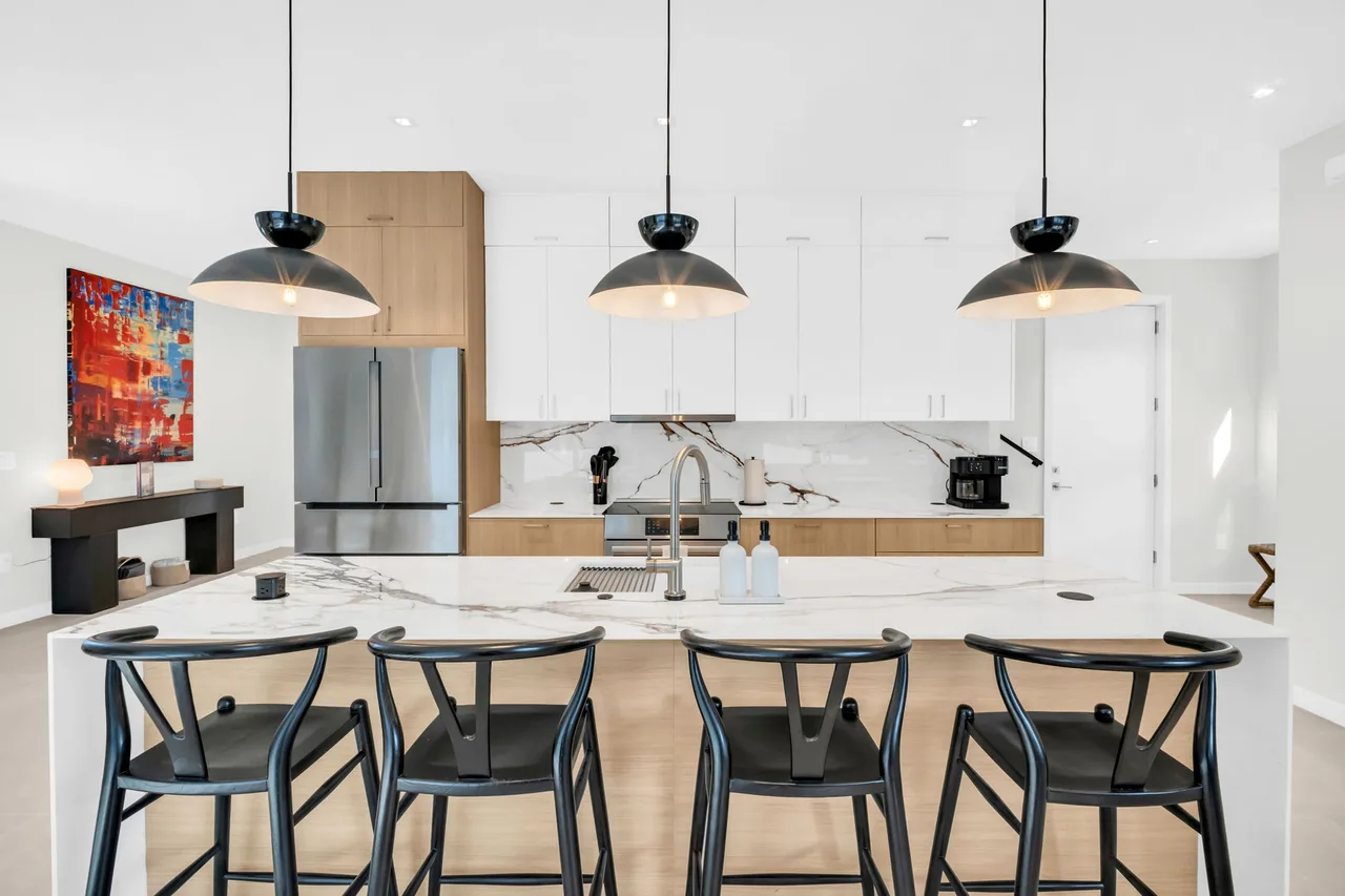 Modern St. Pete Home | Indoor-Outdoor Oasis photo 3