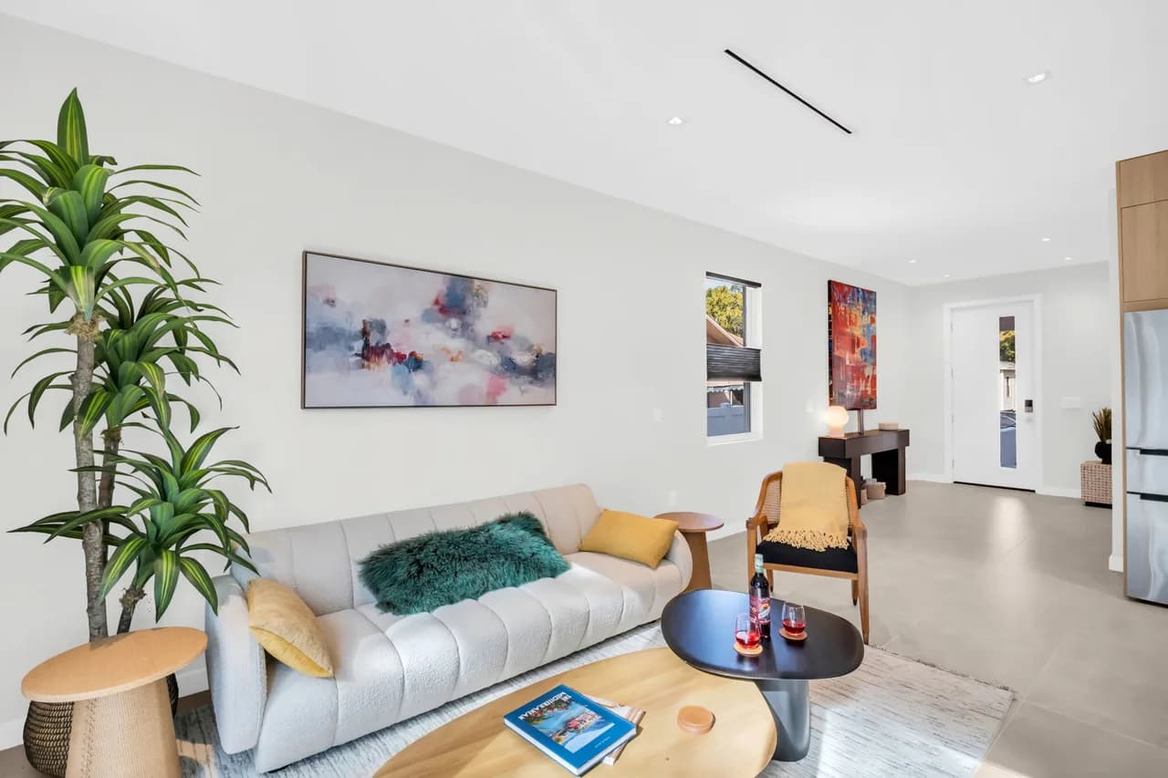 Modern St. Pete Home | Indoor-Outdoor Oasis photo 4