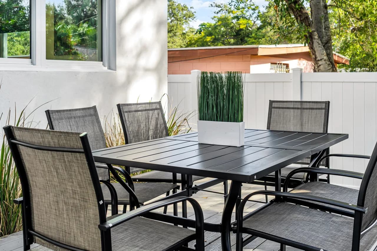 Modern St. Pete Home | Indoor-Outdoor Oasis photo 5