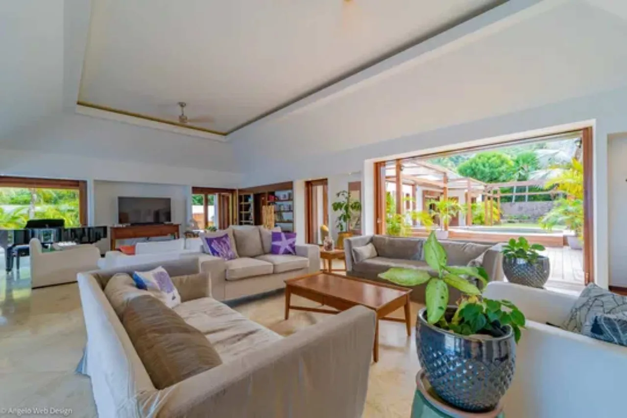 Expansive Island Estate With Ocean Views photo 4