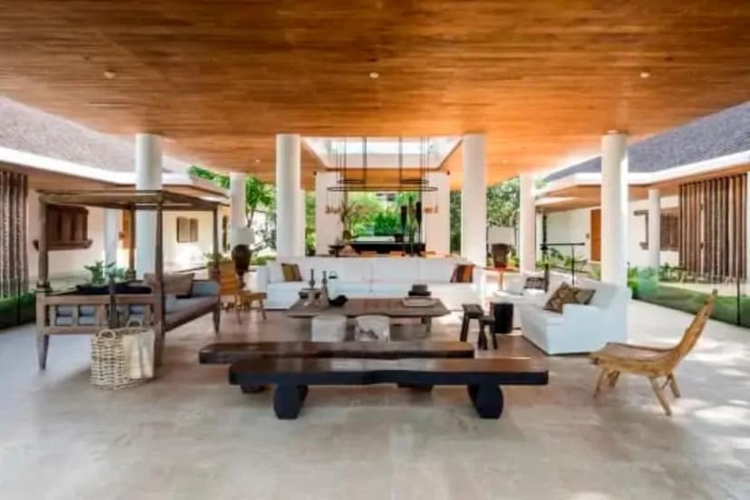 Luxury Cliffside Retreat With Panoramic Views