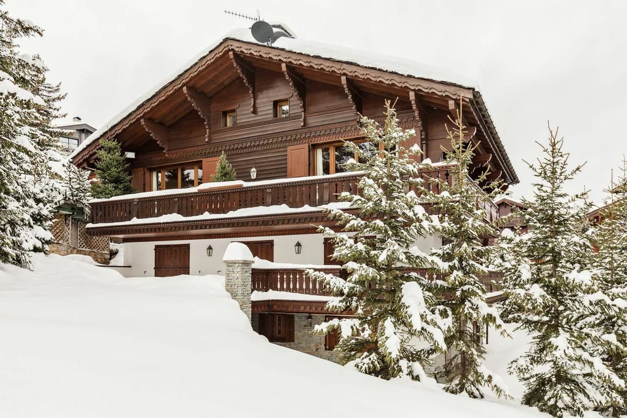 Gran Chalet Alpino con Piscina Interior