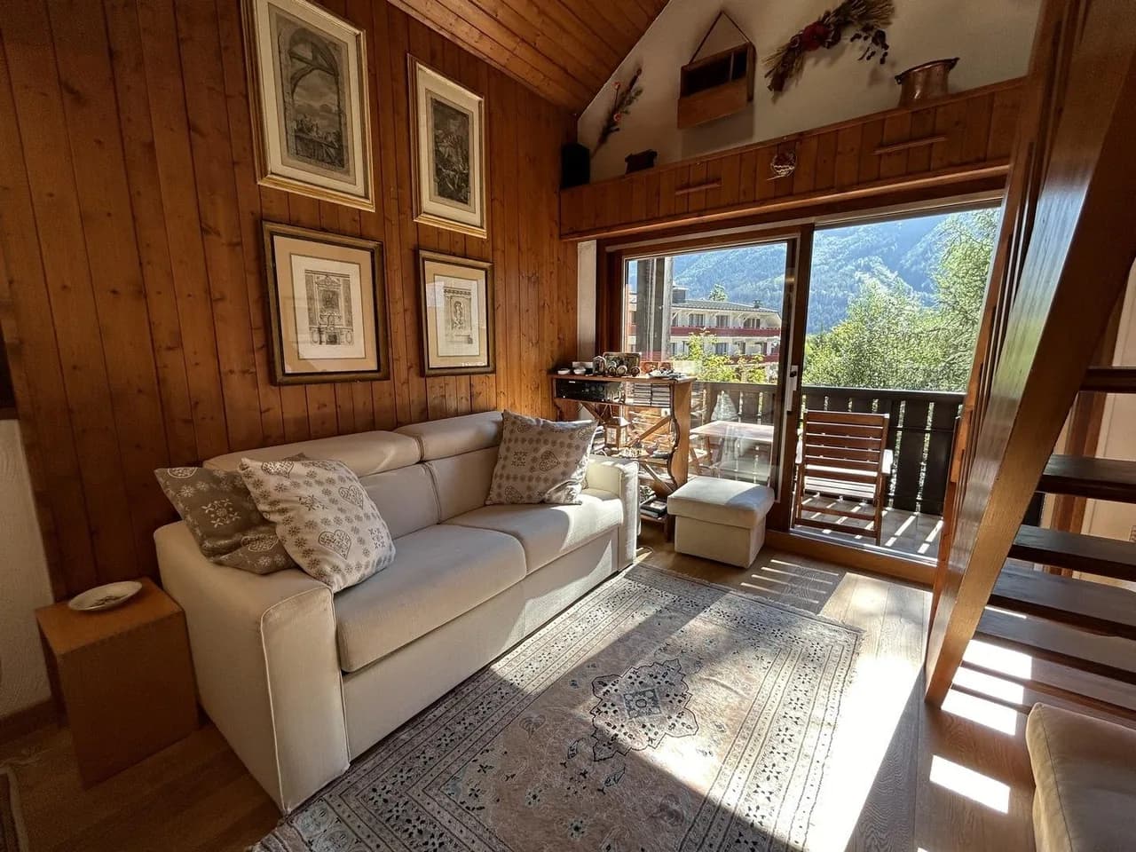 Charmant appartement sous les toits avec vue sur les montagnes, photo 2