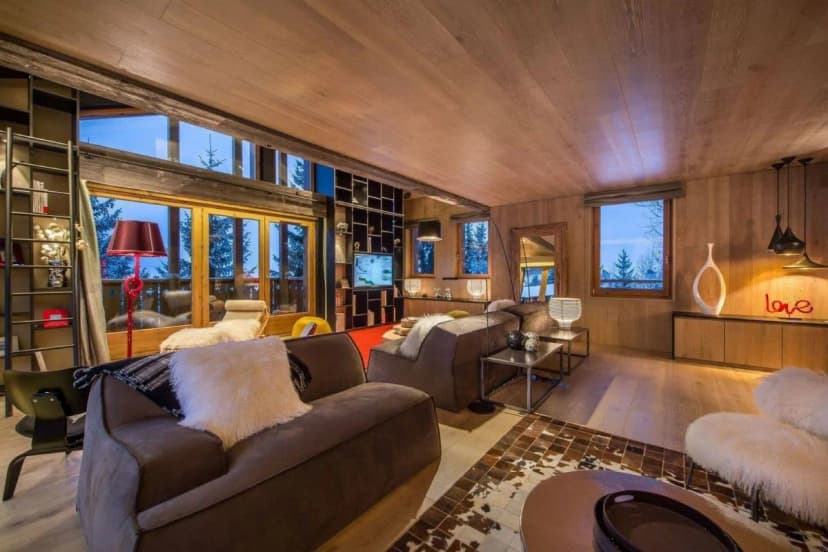 Warm And Elegant Chalet In Courchevel