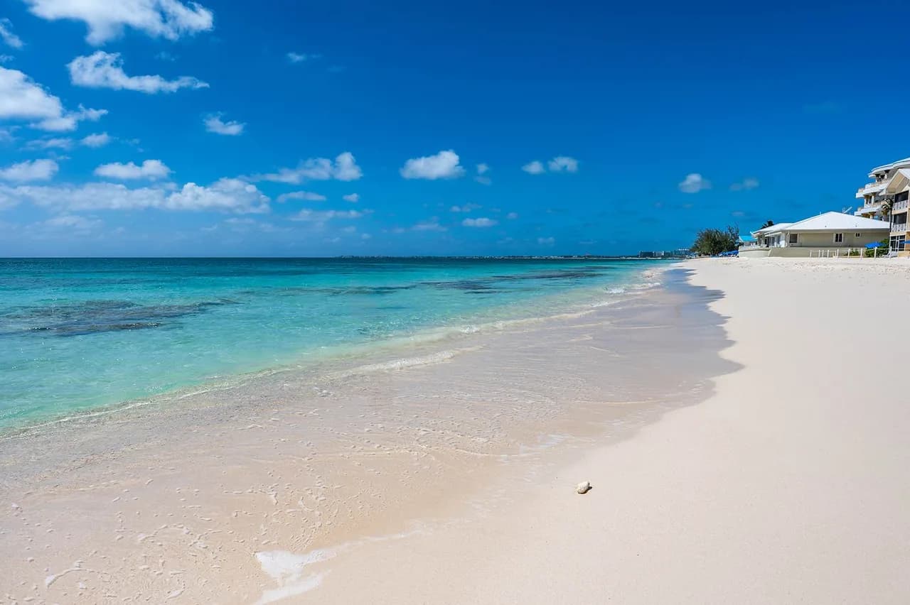 Oceanfront Three Bedroom Villa in Cayman photo 5