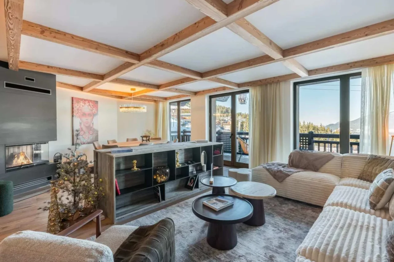 Escapada Contemporánea en Courchevel con Acceso a Jacuzzi