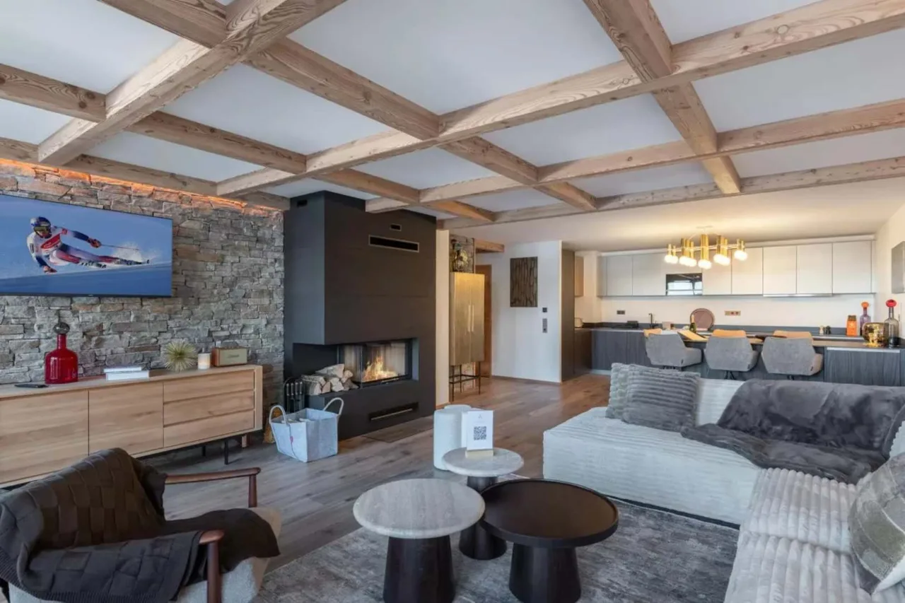 Stylish Slopefront Apartment With Wellness Areas photo 4