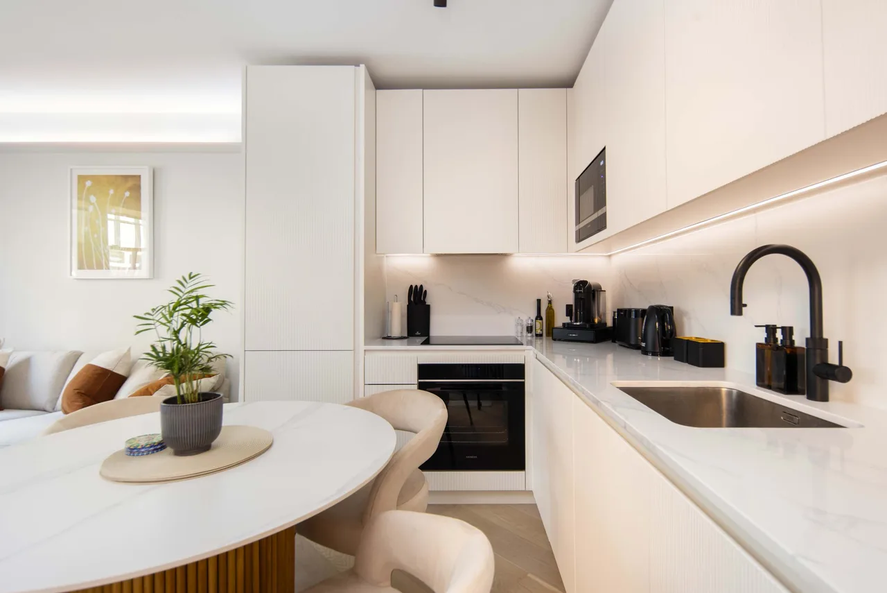 City View Two Bedroom Villa in London, photo 2