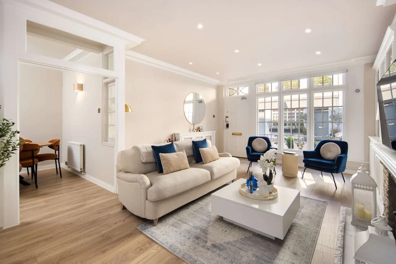 Elegant Mews House in Belgravia, London