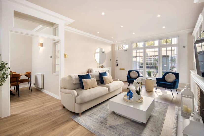 Charming Mews House in Belgravia, England