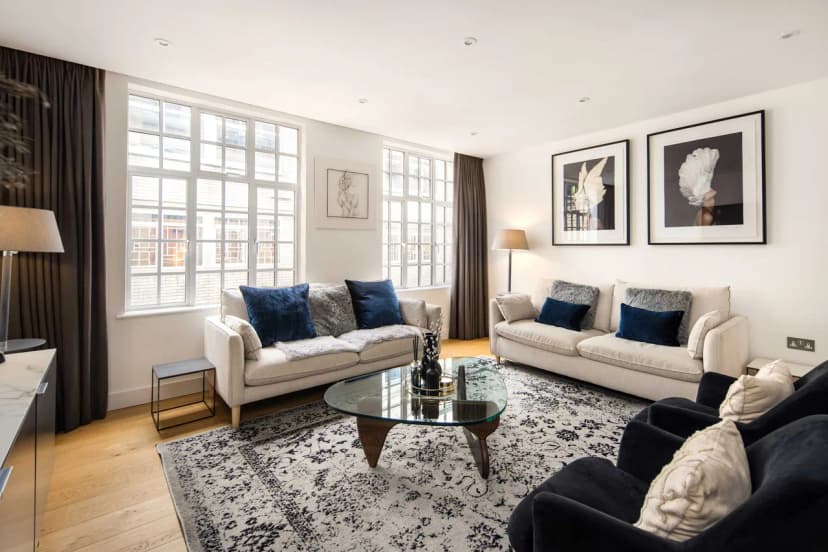 Charming Townhouse Steps from Bond Street in Marylebone