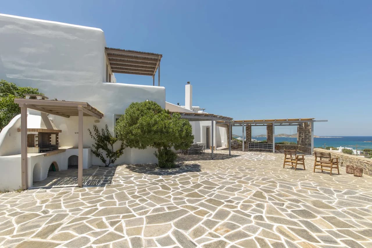 Relajante Villa en Paros con Comedor al Aire Libre