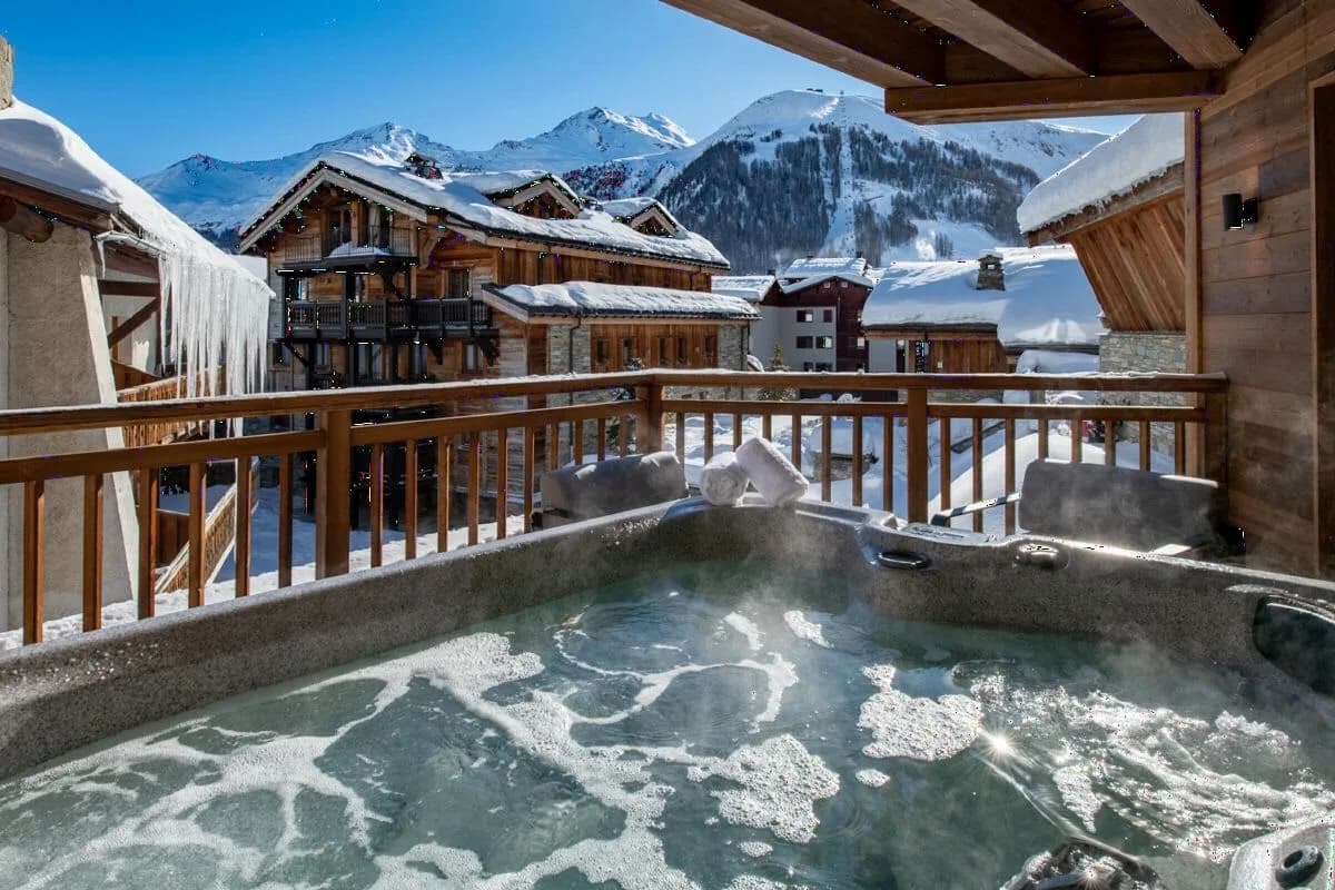 Elegante Apartamento en la Montaña con Jacuzzi Exterior