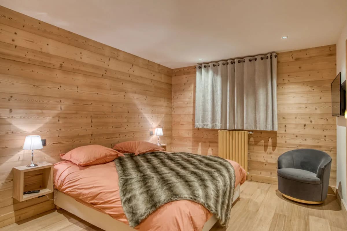 Warm Alpine Chalet With Fireplace photo 3
