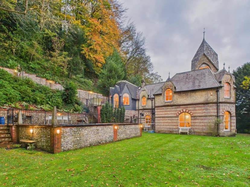 Historic Castle with Heated Pool in Lewes