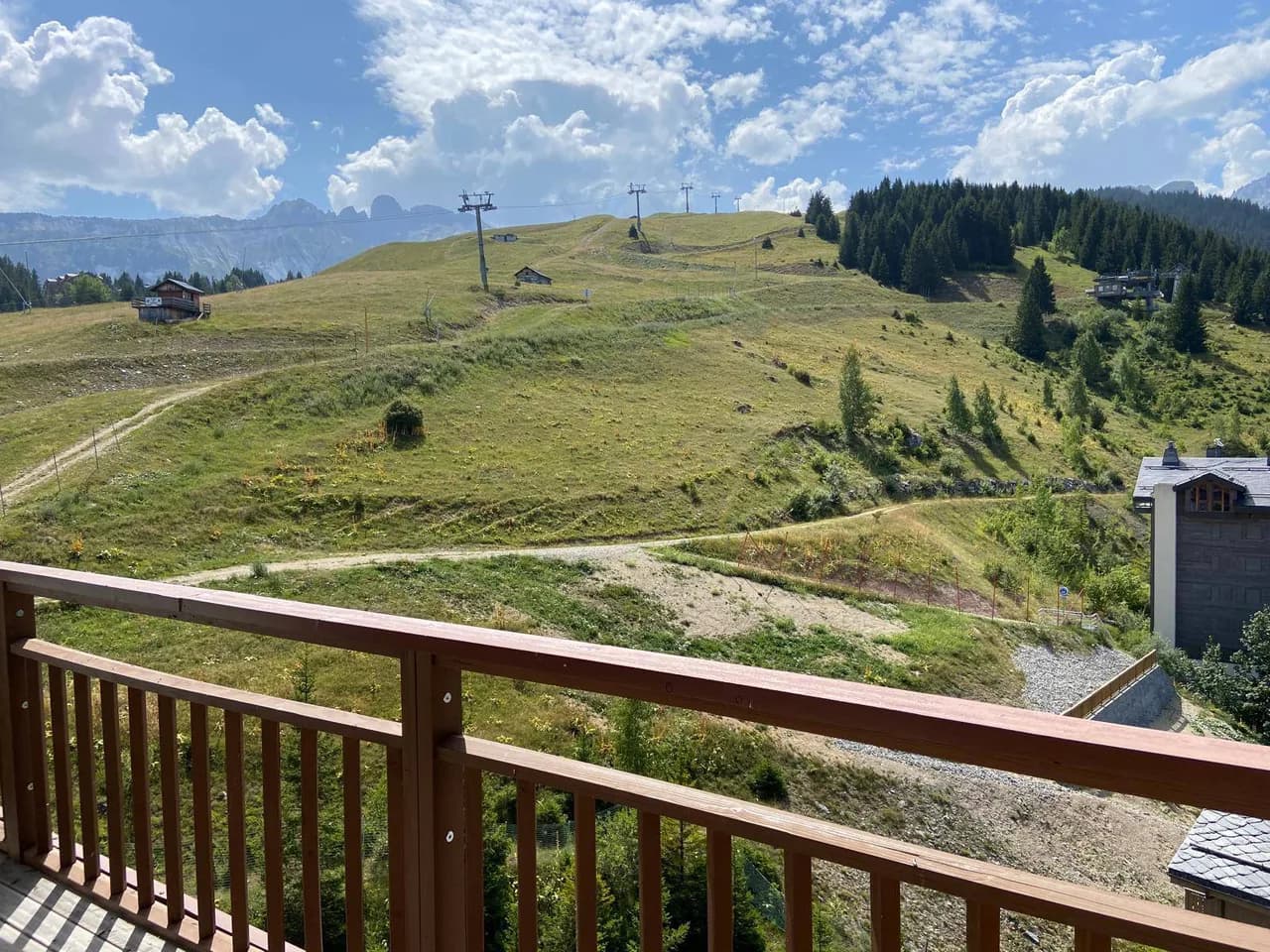 Sonnendurchflutetes Bergstudio mit Ski-Zugang, Foto 3